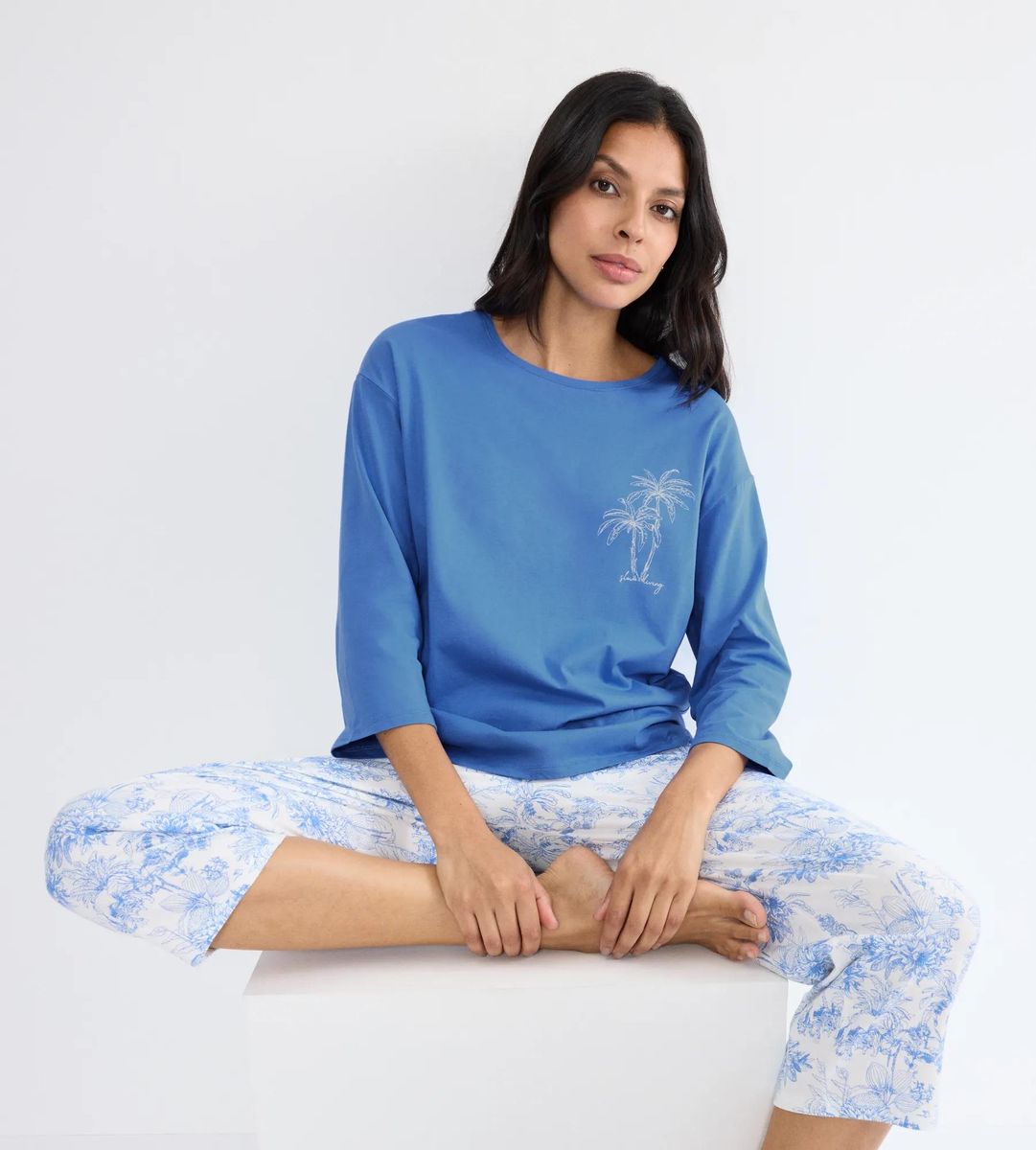 Schlafshirt mit Palmen-Stickerei
