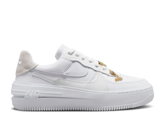Plateau-Sneaker mit Schmuck-Anhängern