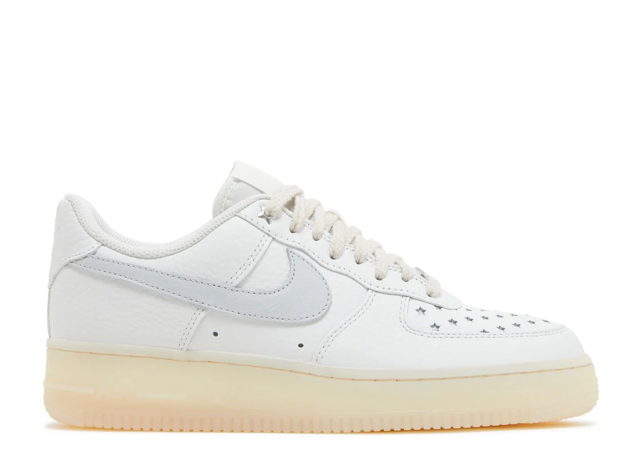 Leder-Sneaker mit Sternenperforation