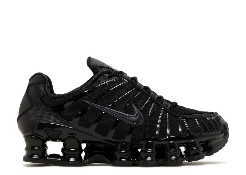 Sneaker mit mechanischer Dämpfung