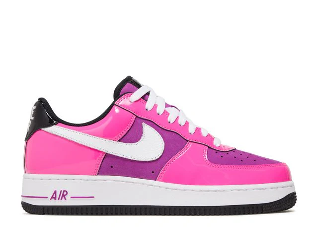 Auffällige Lackleder Low-Top Sneaker