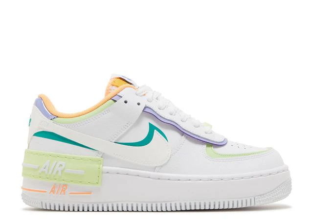 Mehrlagige Low-Top Streetwear-Sneaker