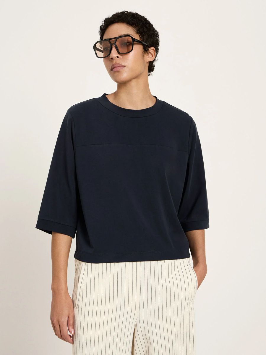 Minimalistisches Tencel-Boxy-Top