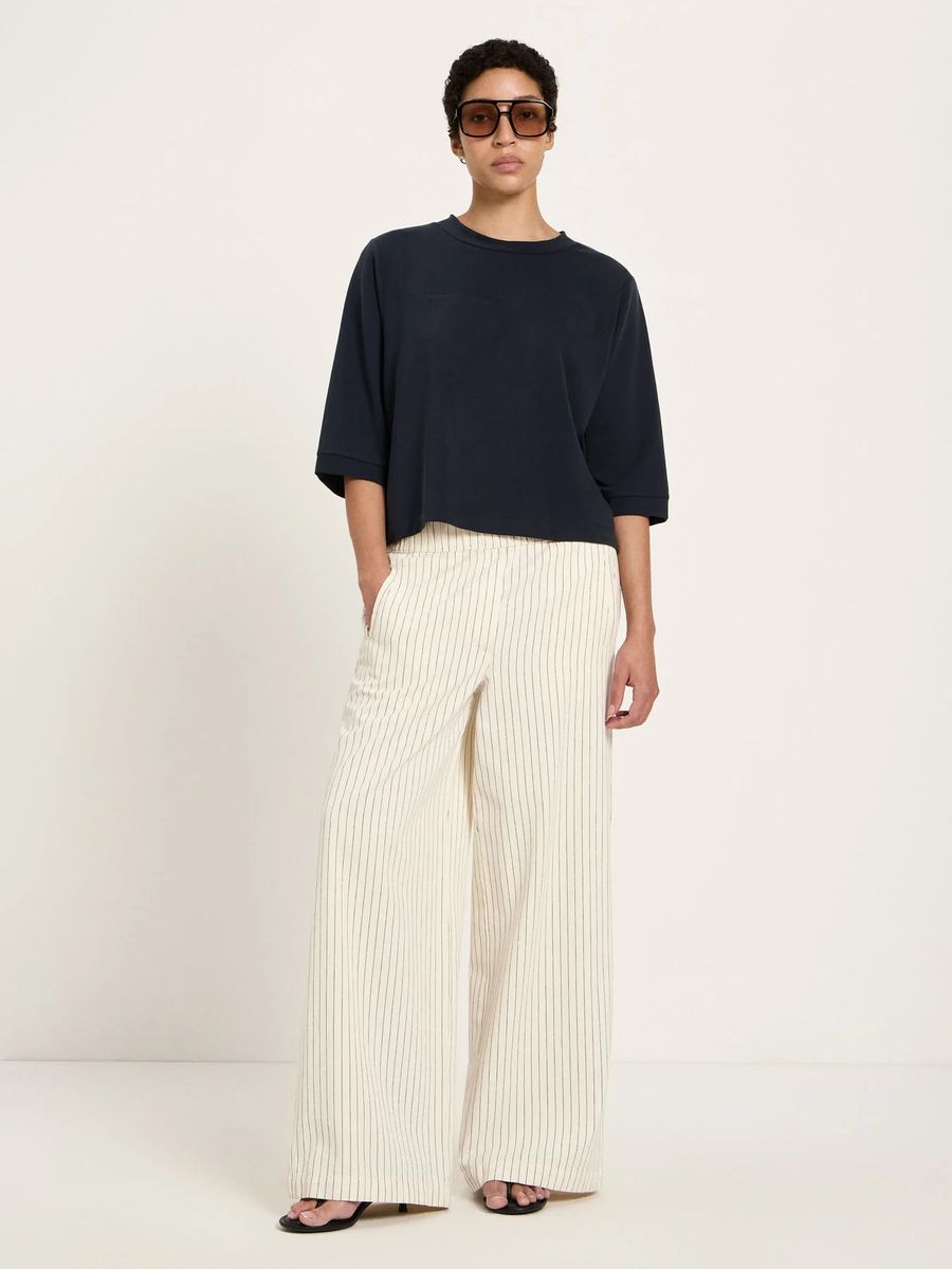 Minimalistisches Tencel-Boxy-Top