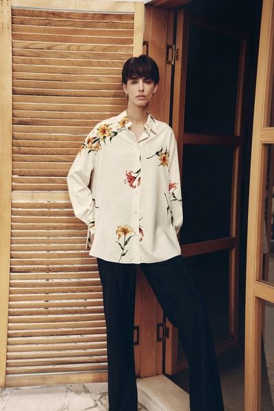 Oversized Lily-Print Seidenhemd