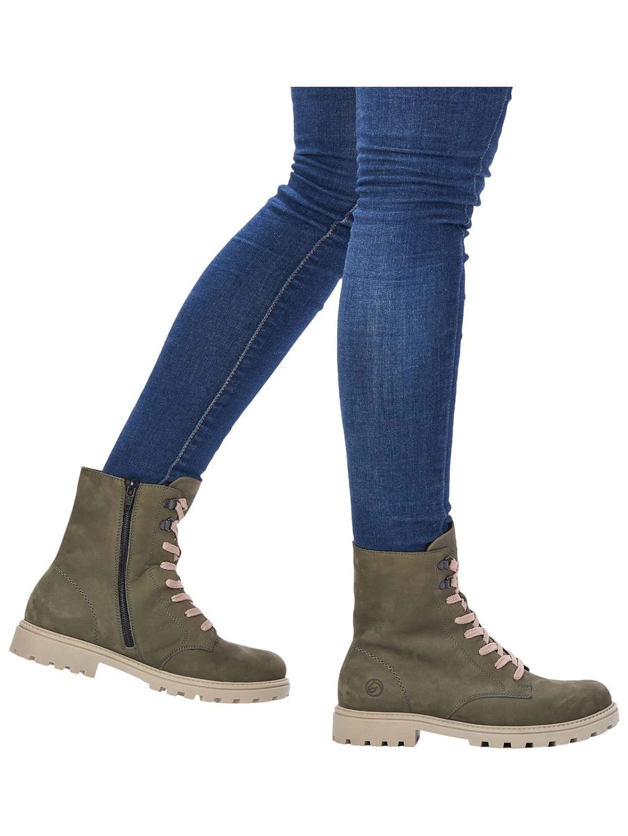 Schnürstiefeletten aus Rauleder mit Profilsohle
