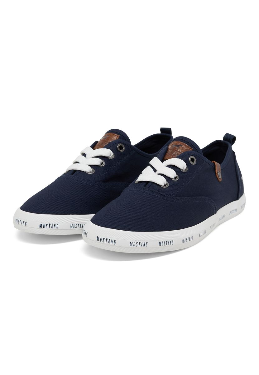 Leichte Canvas-Sneaker mit bedruckter Sohle