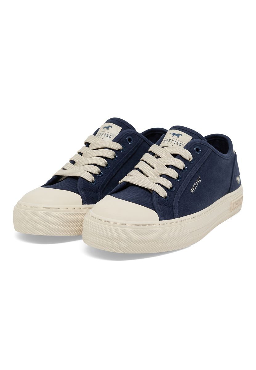 Low-Top Plateau Canvas Sneaker