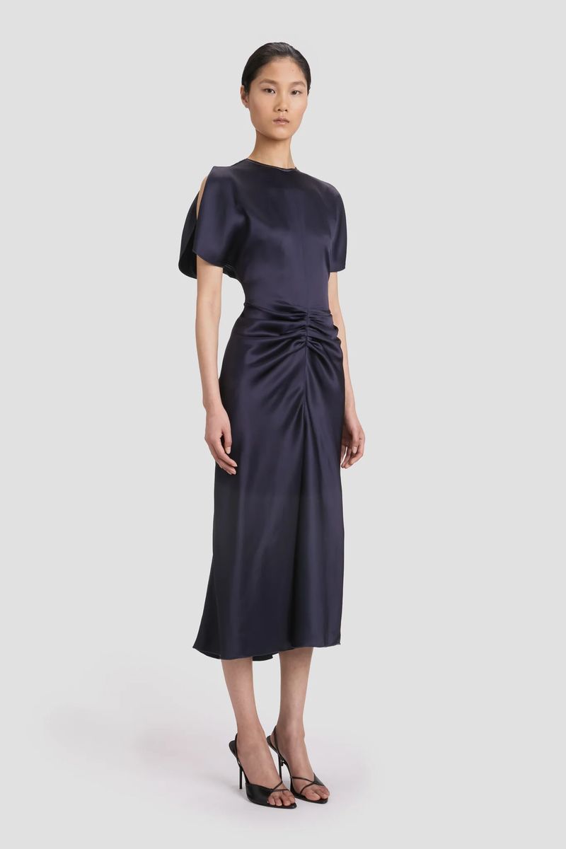 Elegantes Satin-Midikleid mit Raffung