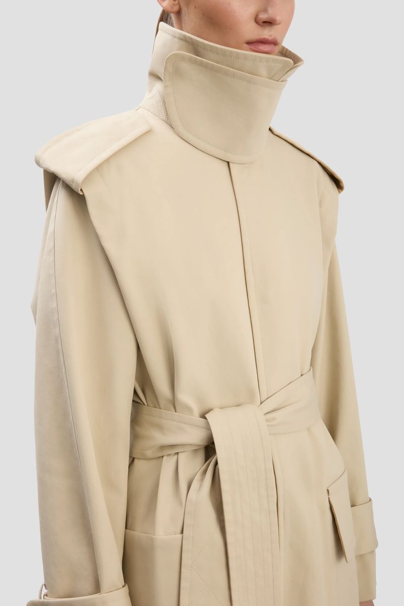 Trenchcoat mit markantem Trichterkragen