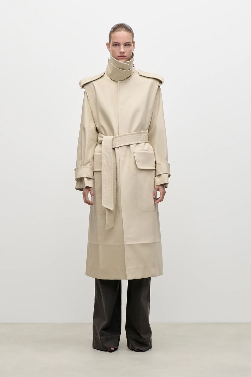 Trenchcoat mit markantem Trichterkragen