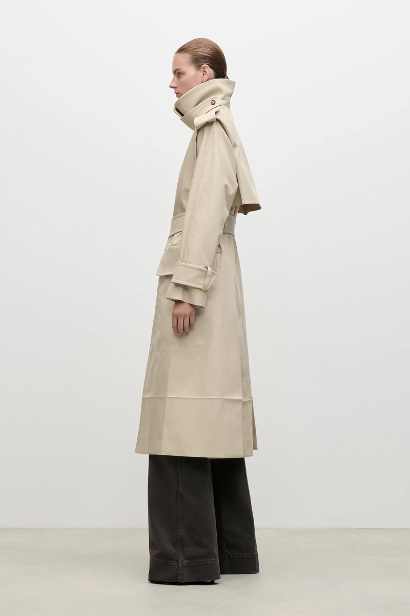 Trenchcoat mit markantem Trichterkragen