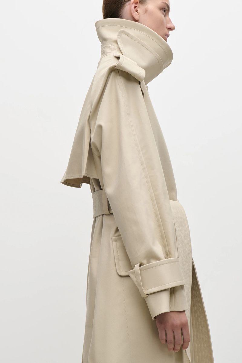 Trenchcoat mit markantem Trichterkragen