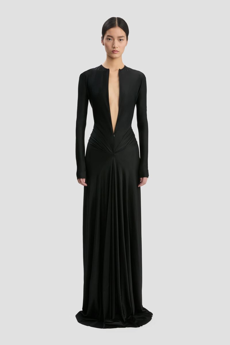 Bodenlange Robe mit Cut-Outs