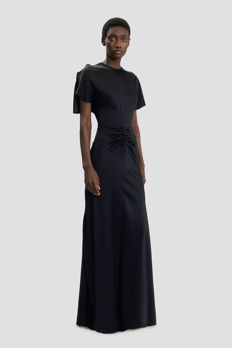 Elegantes gerafftes Satin-Abendkleid