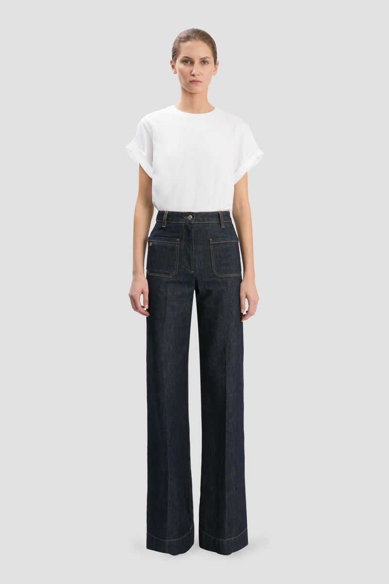 Hochgeschnittene Jeans mit weitem Bein