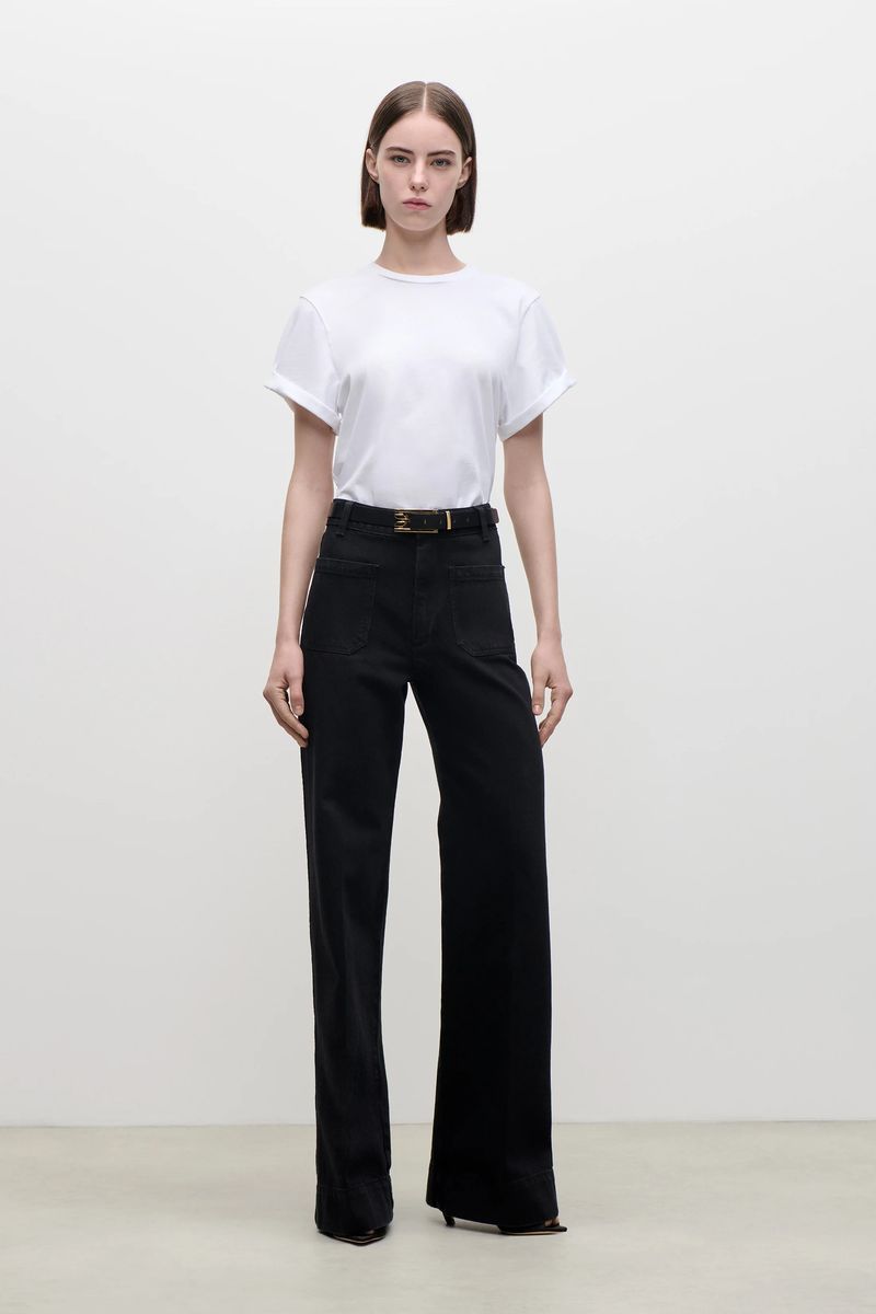 Hoch taillierte Jeans mit weitem Bein