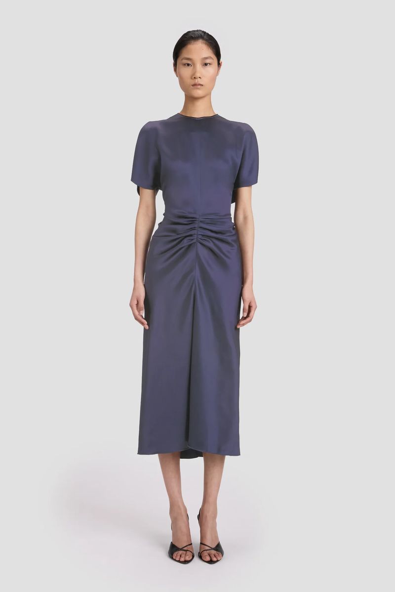 Bela Plissee-Satin-Midikleid