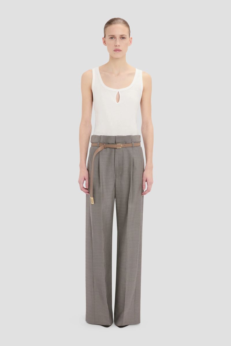Weite Bundfaltenhose mit Gürtel