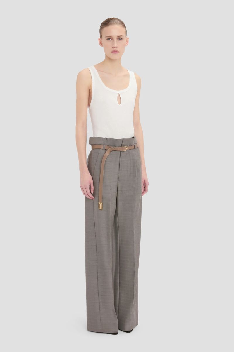 Weite Bundfaltenhose mit Gürtel