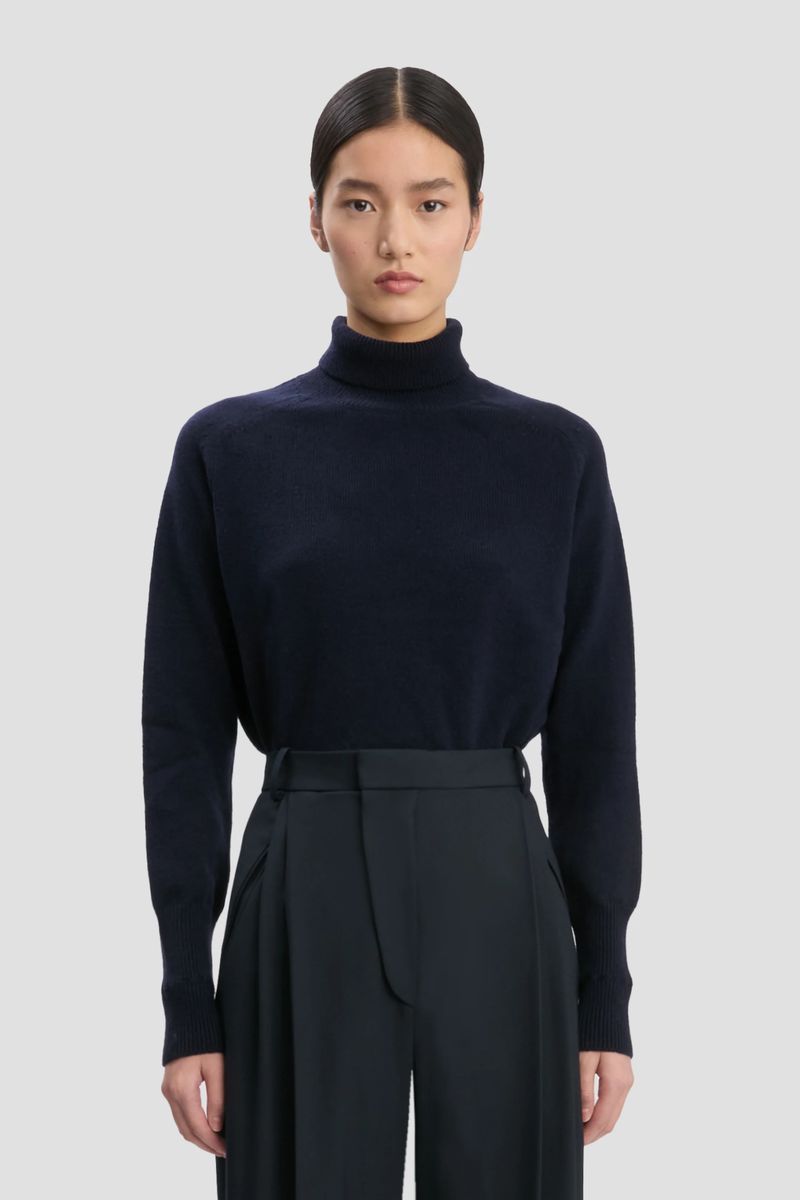 Klassischer Rollkragenpullover aus Lammwolle