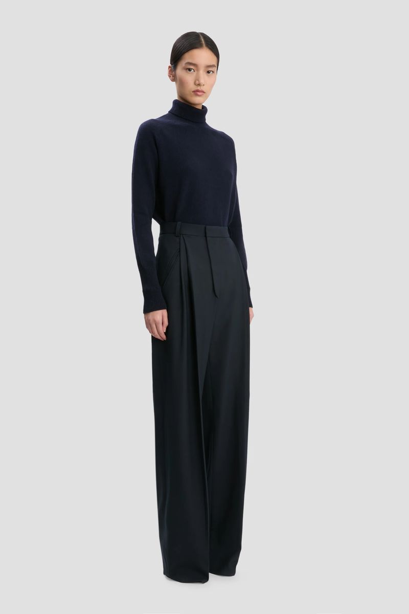 Klassischer Rollkragenpullover aus Lammwolle