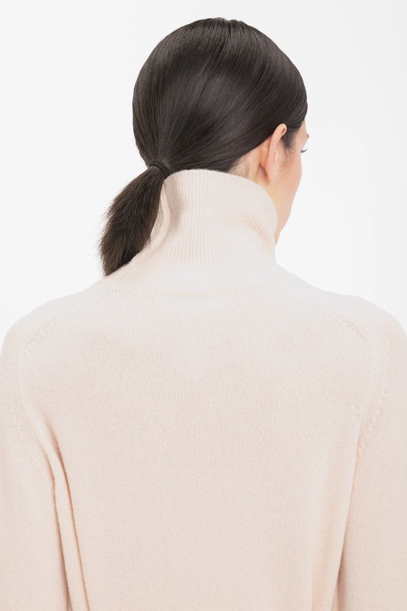 Eleganter Rollkragenpullover aus Lammwolle