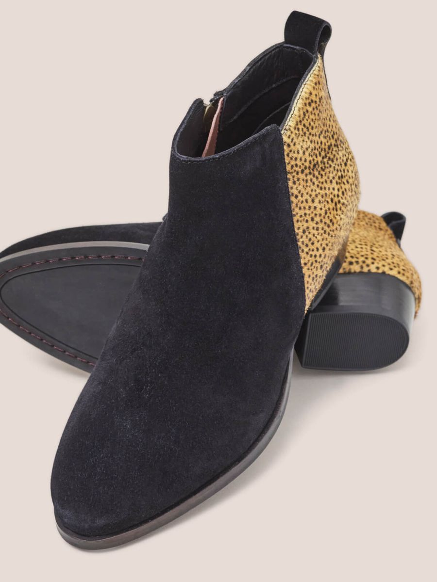 Stiefeletten aus Wildleder mit Tiermuster