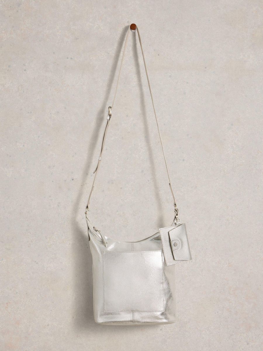 Vielseitige Crossbody-Tasche aus Narbenleder