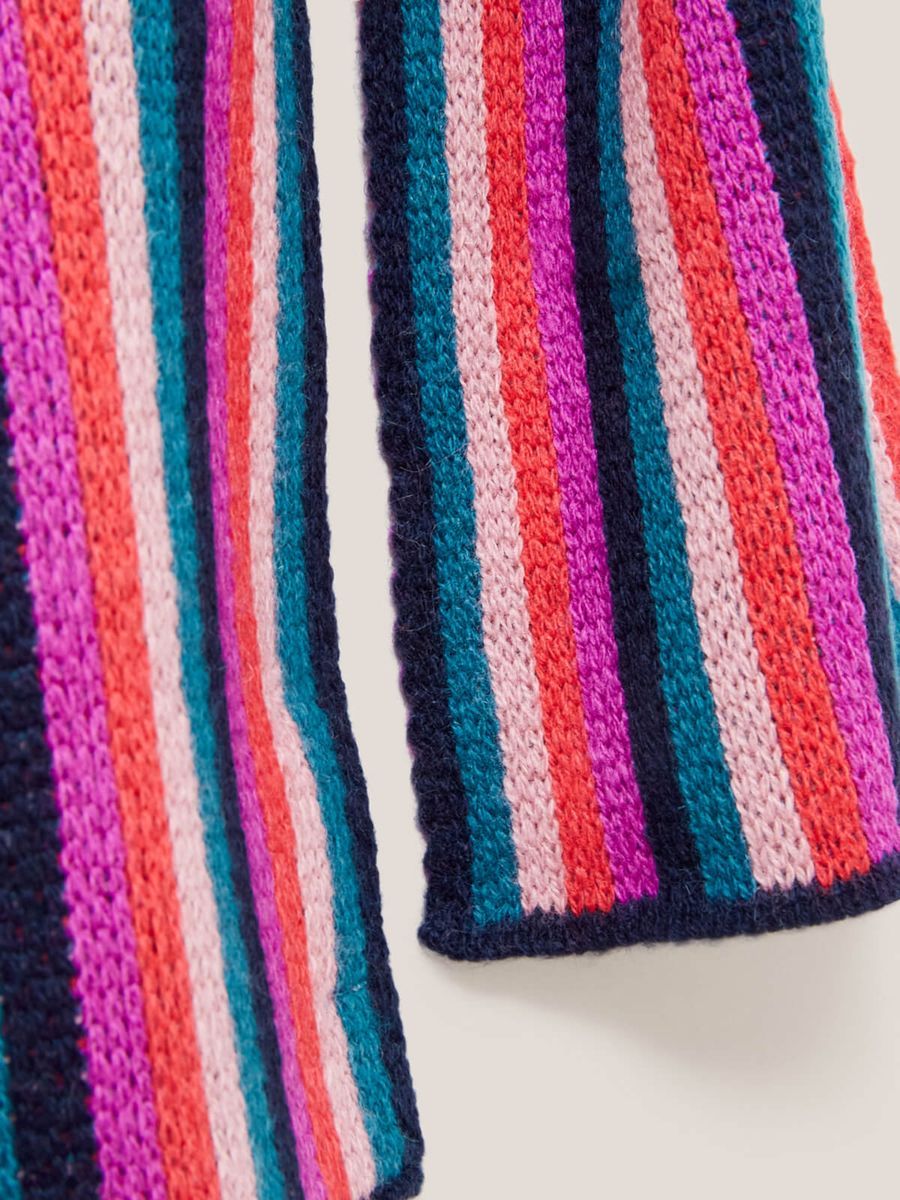 Bunter gestreifter Strickschal
