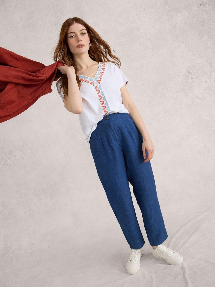 Schmal zulaufende Leinenhose mit Bundfalten