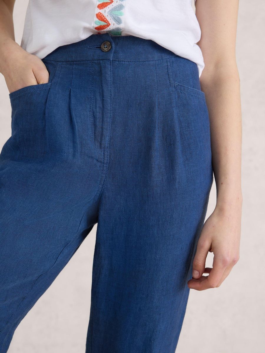 Schmal zulaufende Leinenhose mit Bundfalten