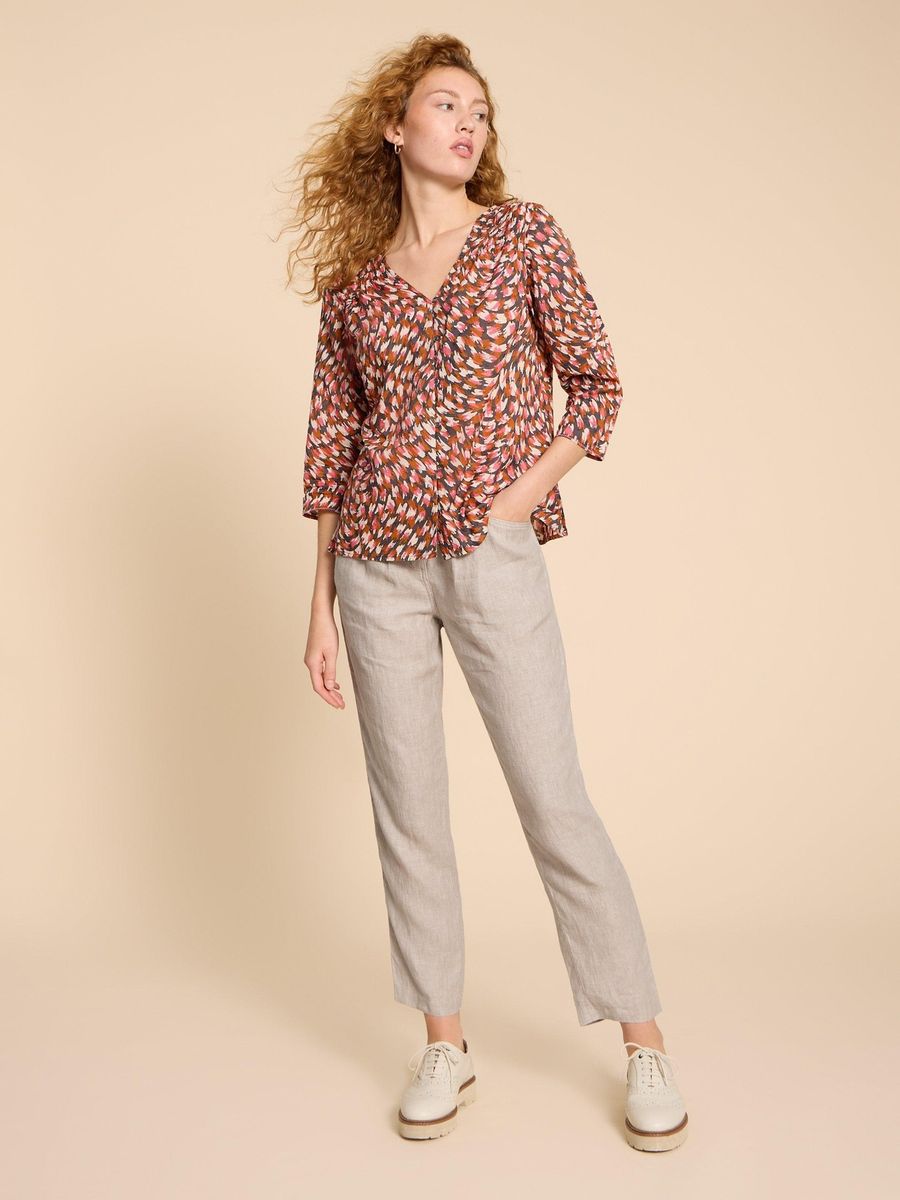 Schmal zulaufende Leinenhose mit Bundfalten