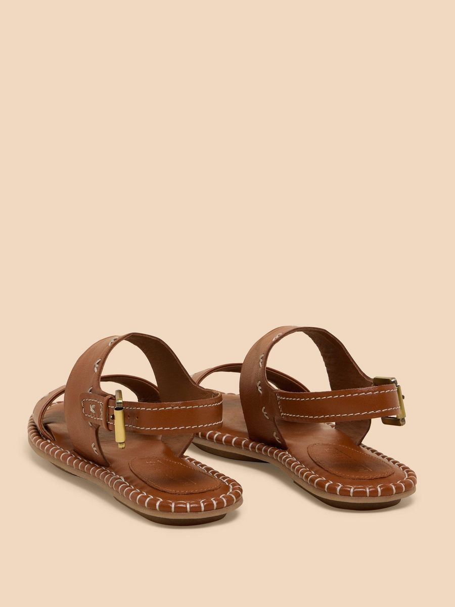 Bestickte Ledersandalen mit Schnalle