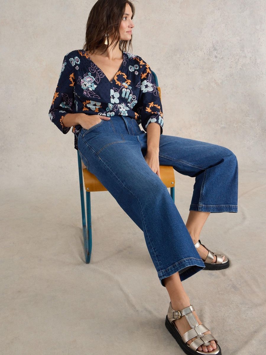 Gekürzte Jeans mit weitem Bein