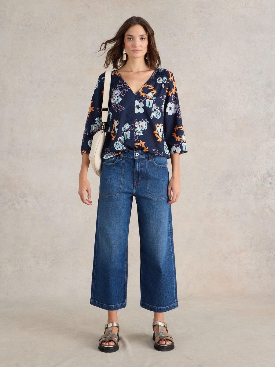 Gekürzte Jeans mit weitem Bein