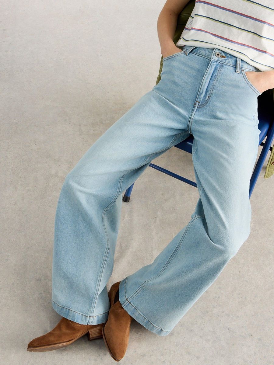 Hochtaillierte Jeans mit weitem Bein