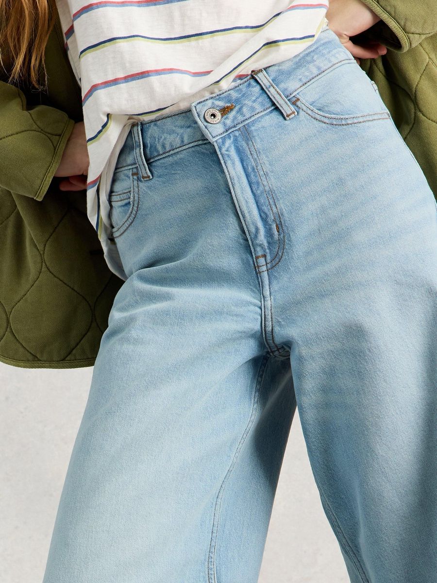 Hochtaillierte Jeans mit weitem Bein