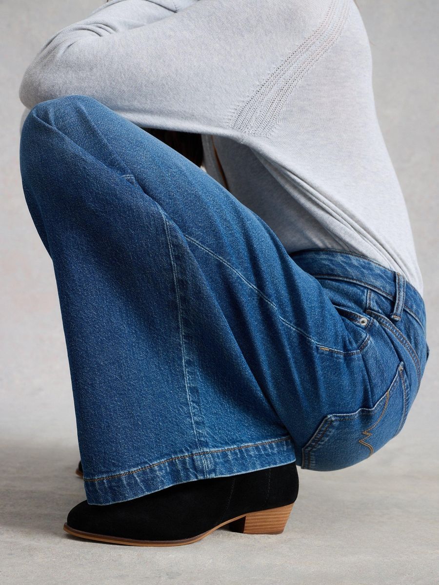 Hochtaillierte Jeans mit weitem Bein