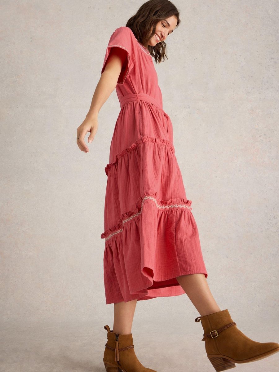 Besticktes gestuftes Baumwoll-Midikleid