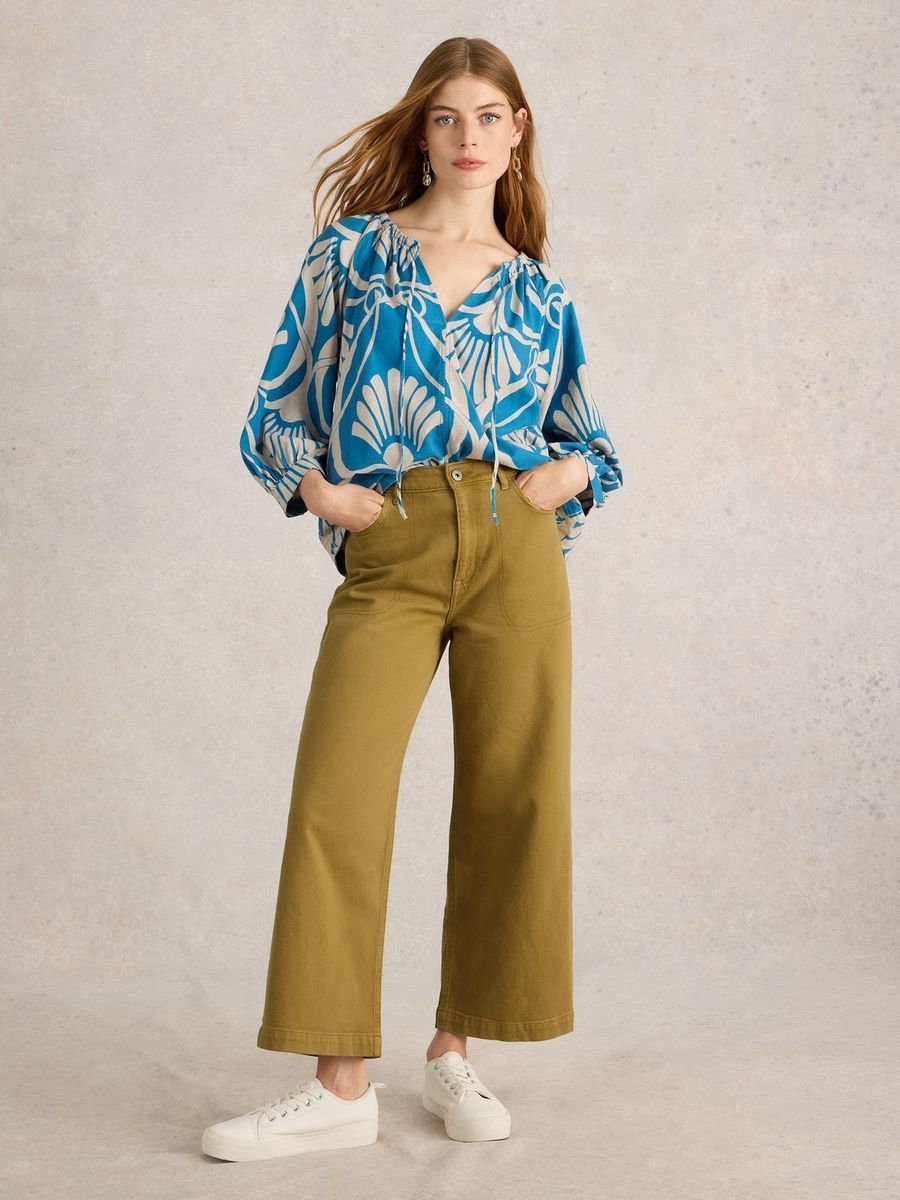 Hochgeschnittene 7/8-Jeans mit weitem Bein