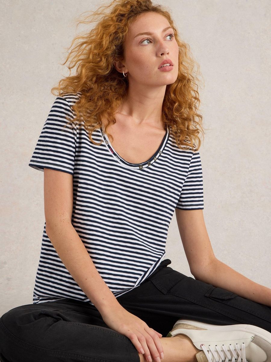 Gestreiftes Shirt mit Knopf-Details