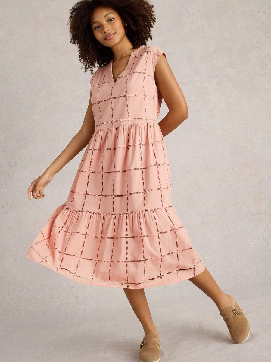 Gestuftes Midikleid mit Lochstickkaro