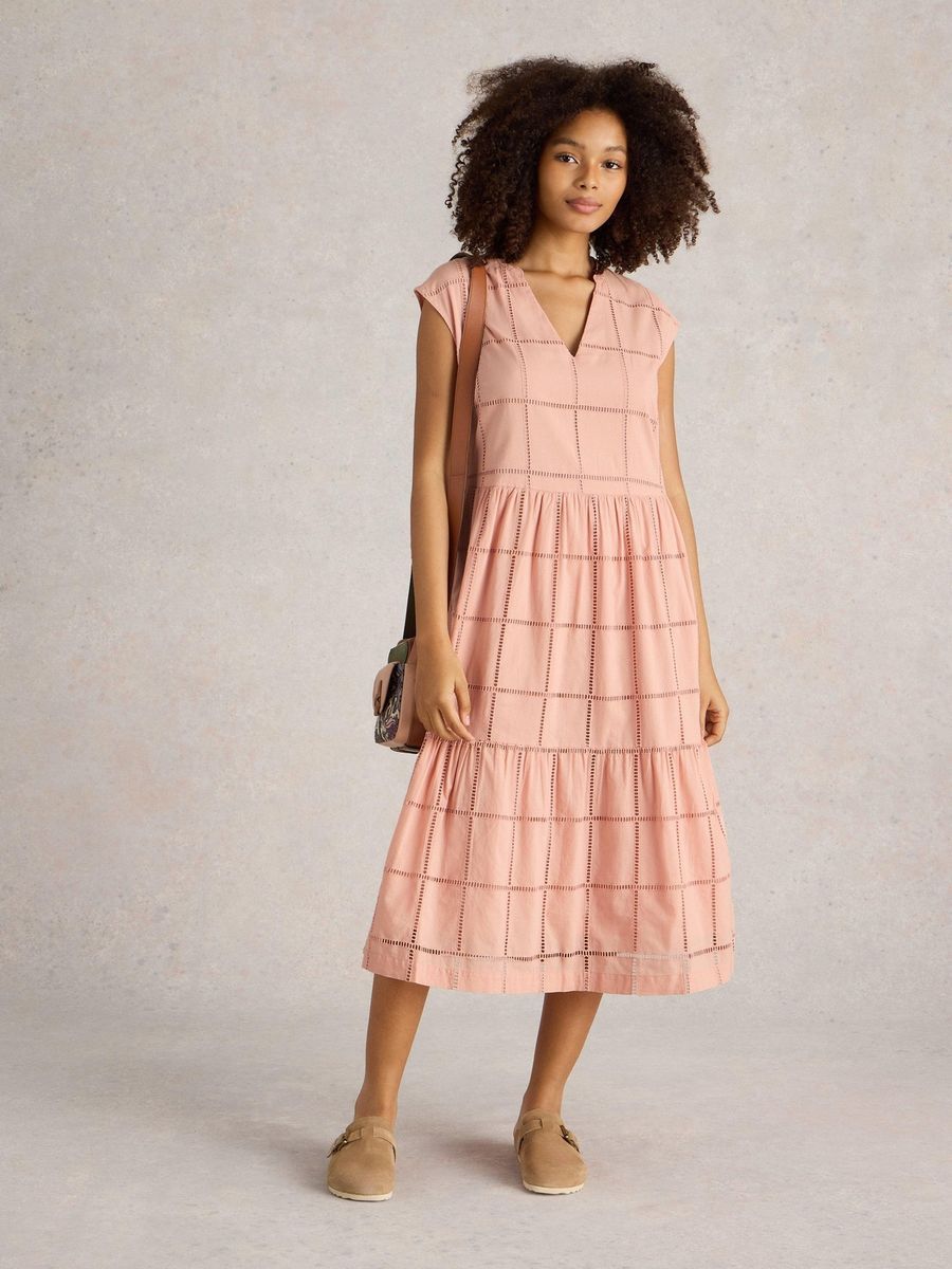 Gestuftes Midikleid mit Lochstickkaro