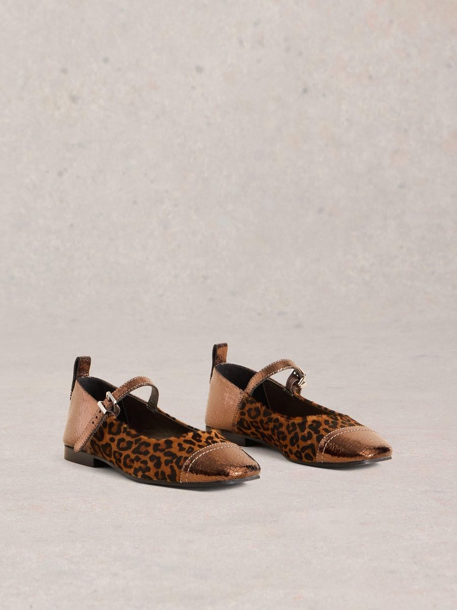 Mary Janes mit Leopardenmuster und Metallic-Details