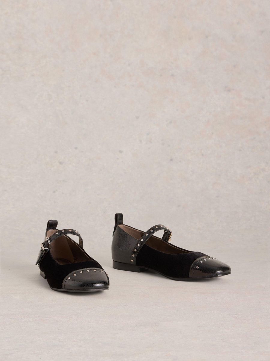 Mary Janes mit Nietenbesatz