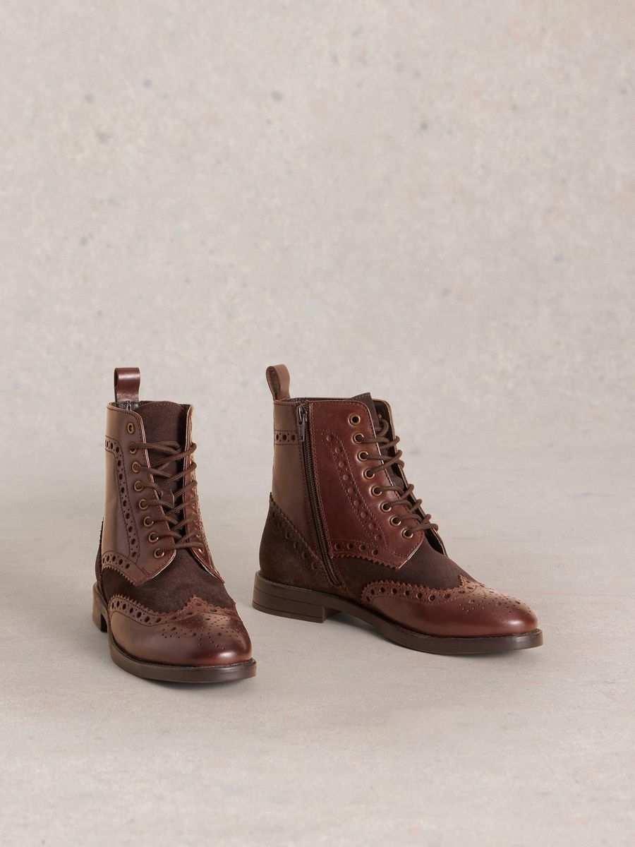 Budapester Schnürstiefeletten aus Leder