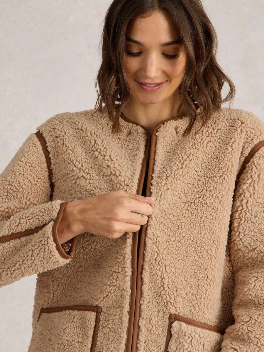 Strukturierte Teddyfell-Jacke mit Besatz