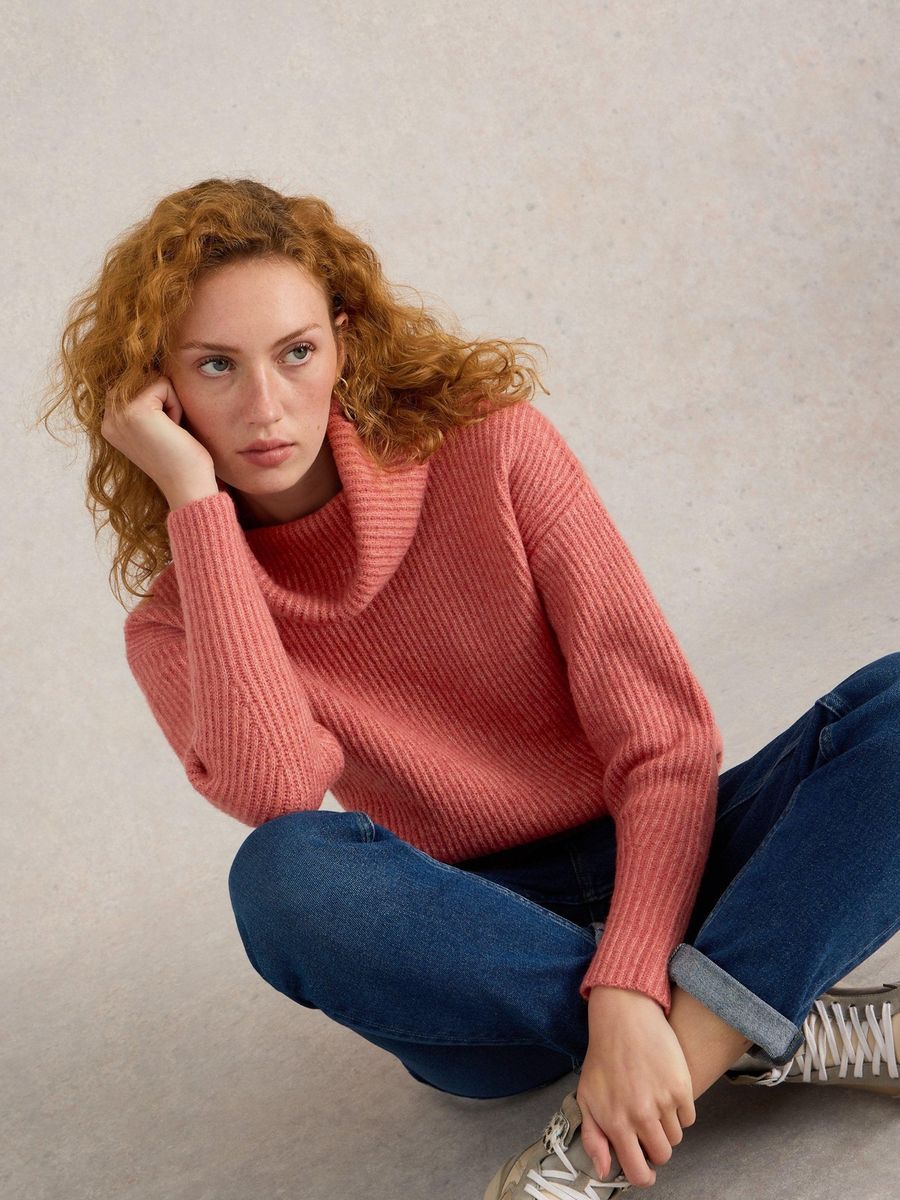 Lässiger Rollkragenpullover aus Rippstrick