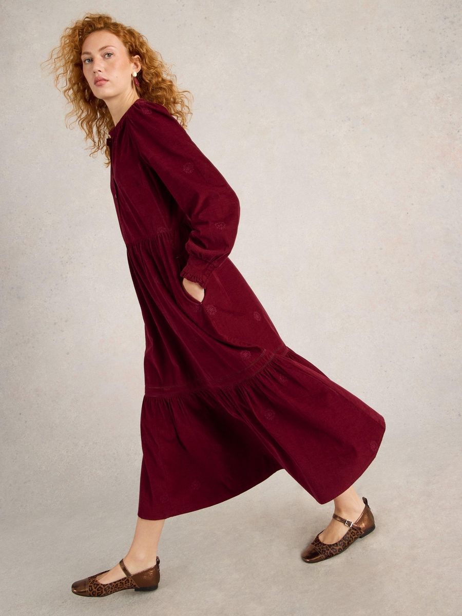 Besticktes Midi-Stufenkleid aus Cord